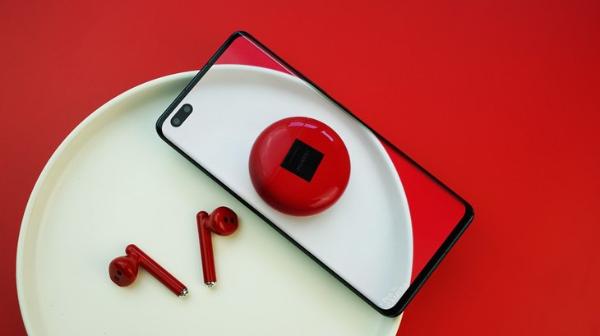 前后双景录像+无线录音 5G自拍神器华为nova7系列要火