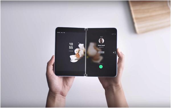 微软专利曝光：Surface三屏折叠手机，增加更多新功能