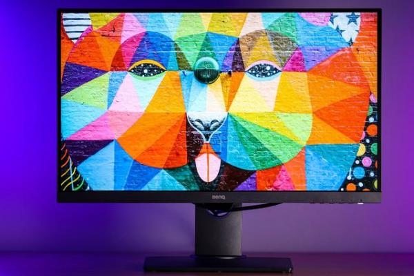 专业设计师的首选，明基PD2705Q显示器让生产力大幅提升