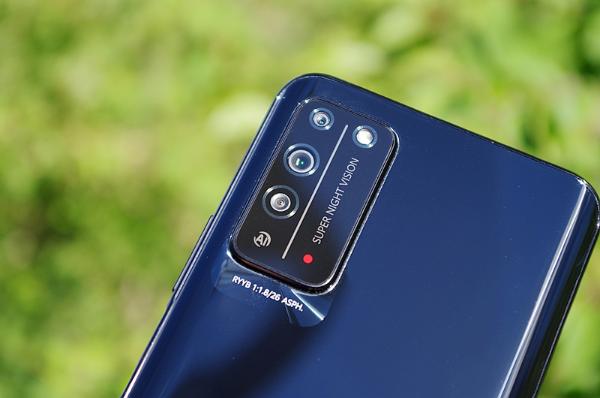 荣耀X10评测体验：同价位5G手机，难觅出其右者！