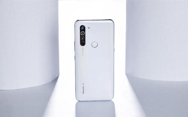 享受极致轻快5G 体验 海信手机F50暑假换机新选择