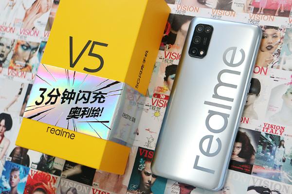 打响5G手机平价第一枪 realme真我V5体验评测