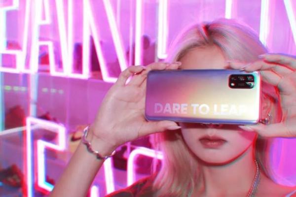 realme真我X7系列|realme真我X7系列预售火爆瞬间过万 C位色难挡热情上架即空