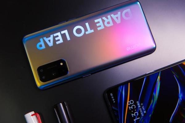 realme真我X7系列|realme真我X7系列预售火爆瞬间过万 C位色难挡热情上架即空