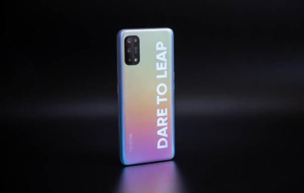 realme真我X7系列|realme真我X7系列预售火爆瞬间过万 C位色难挡热情上架即空