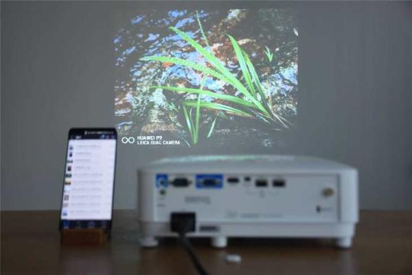 明基E530投影仪带来无线智能新体验