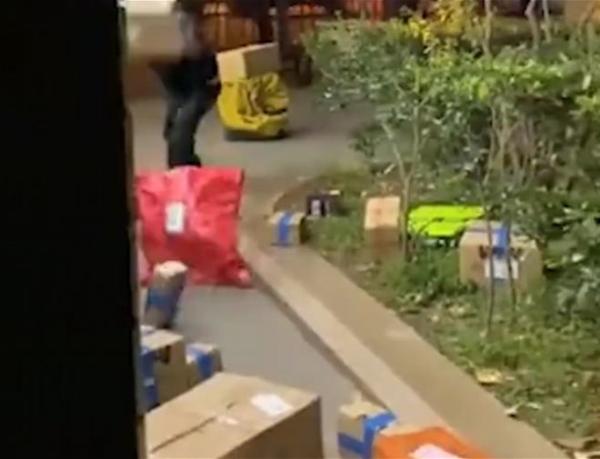 双十一快递现状：快递员情绪崩溃，极兔被封杀