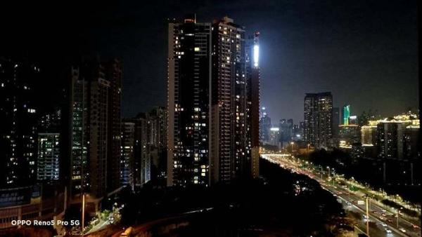 夜拍人像很清晰，Reno5系列轻松应对各种场景