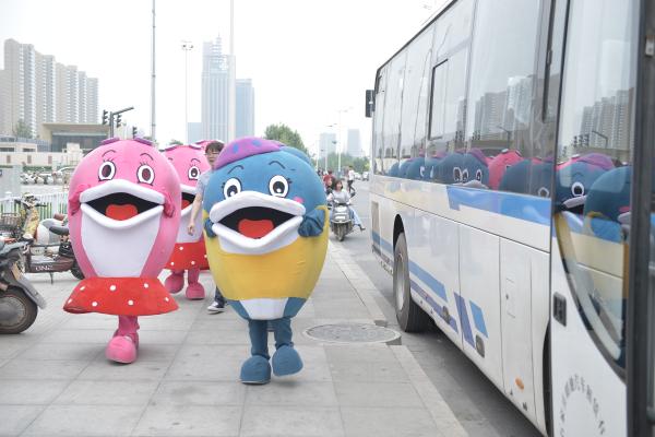 “卡通人”萌翻国际庄 天山海世界5月26日盛装开业