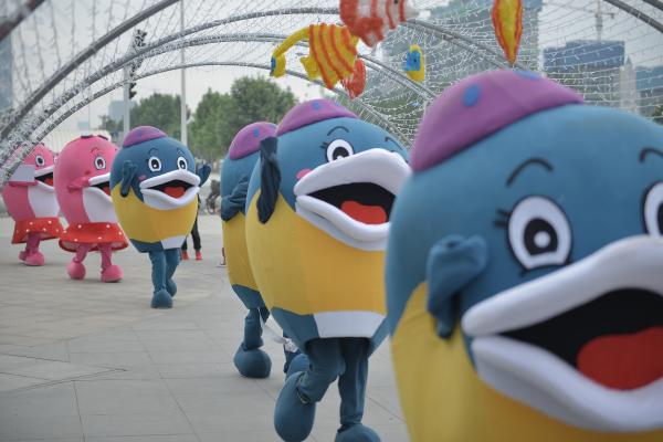 “卡通人”萌翻国际庄 天山海世界5月26日盛装开业