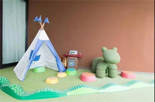 你还在犹豫亲子酒店怎么做?有人已经拿下1000亿的市场