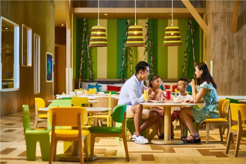 你还在犹豫亲子酒店怎么做?有人已经拿下1000亿的市场