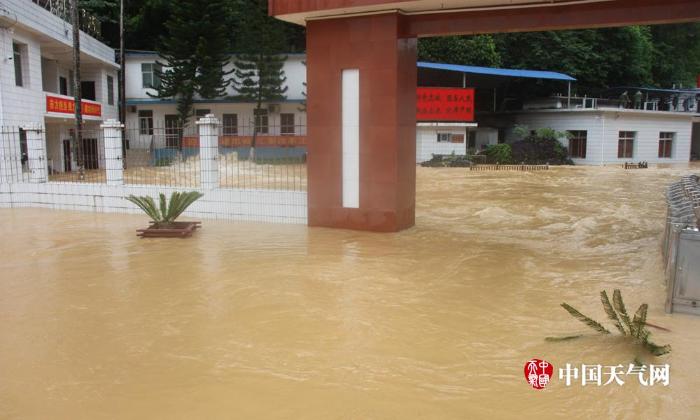 连续降雨影响 广西那坡受灾严重