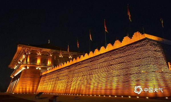 西安大明宫丹凤门夜景尤为宏伟壮观