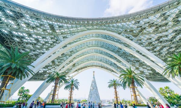 中国旅游集团与海南省国资委互换资产 以中国国旅2%股份换取海免公司51%股权