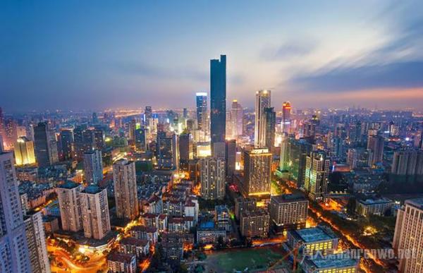 中国最适合穷游的3个城市 美食多物价低 还不需要门票