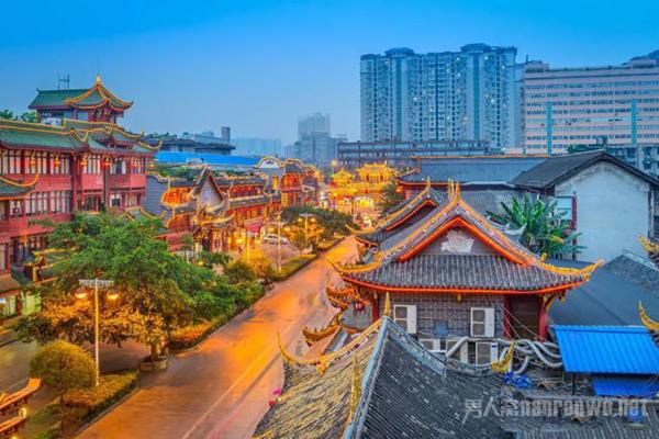 中国最适合穷游的3个城市 美食多物价低 还不需要门票