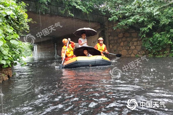 湖南部分地区雨势依旧猛烈 今天湘中等地部分有暴雨或大暴雨