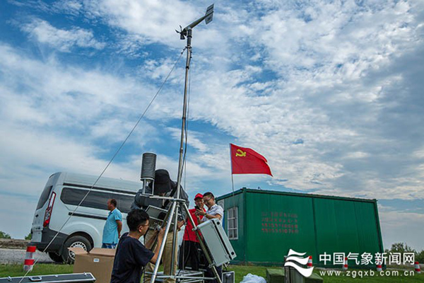 巢湖沿线架起自动气象站