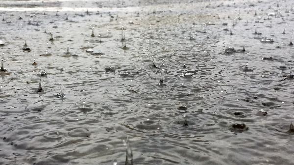入汛最强降雨预计明早开始，最大小时雨强可达80至100毫米