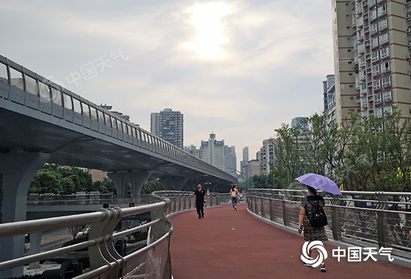 热炸！重庆未来一周晴热少雨　局地最高气温或达42℃