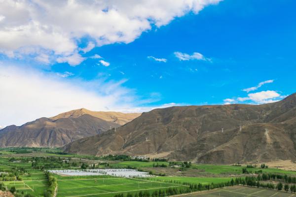 西藏历史上第一座宫殿 比布达拉宫早761年 文成公主曾在此居住