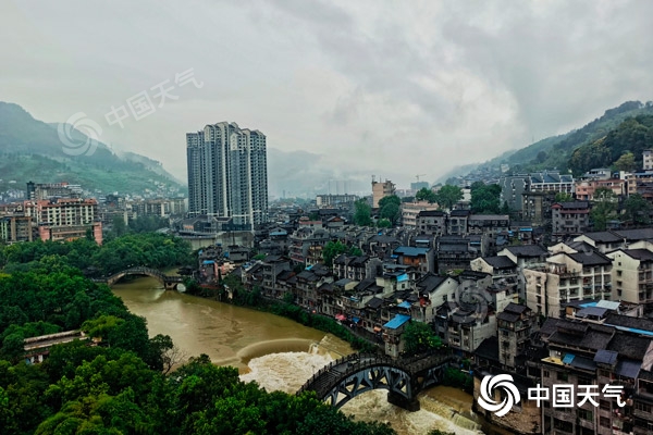 湖南雨水持续“在线”高温缓解 今明天湘西局地或现大暴雨