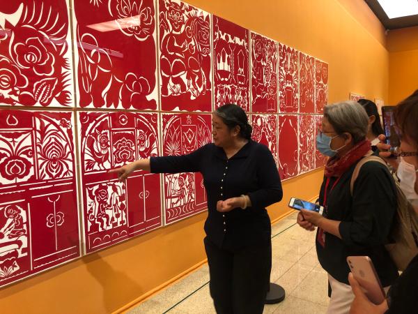 中国美术馆举办“妙手生花”剪纸、刺绣交流活动