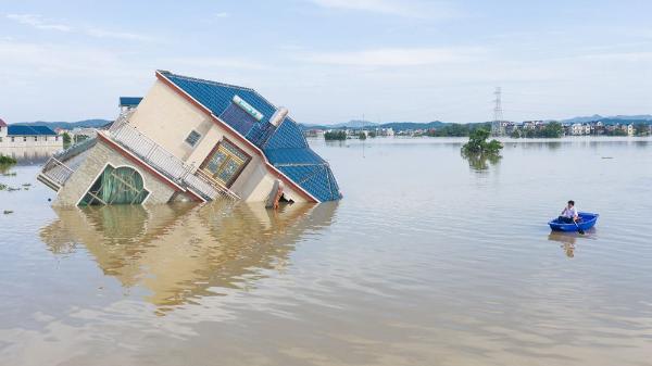 鄱阳湖长时间维持高水位 落星墩依然淹没在水中
