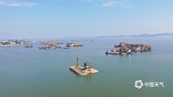 鄱阳湖长时间维持高水位 落星墩依然淹没在水中