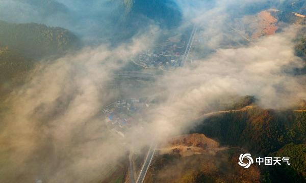 航拍江西瑞昌大德山 云雾缭绕似仙境