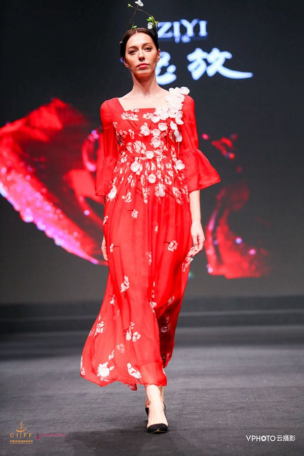 “金鹏奖”获得者姚子依：拒绝平庸 做独一无二的自己