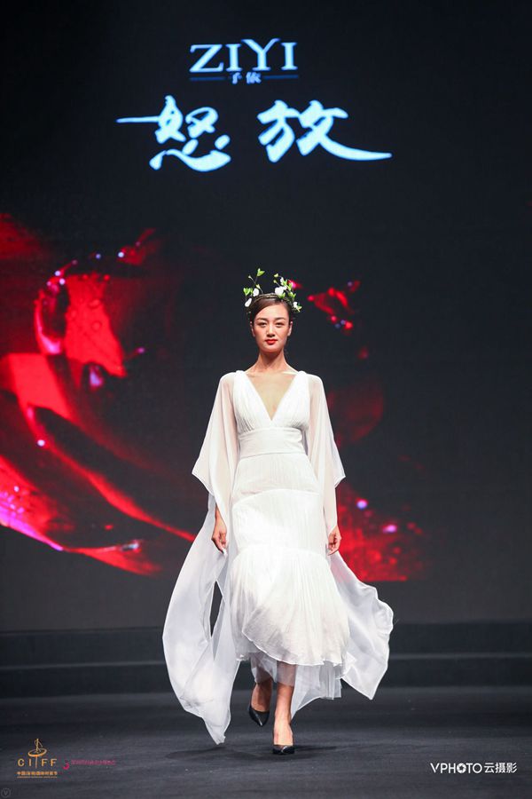 “金鹏奖”获得者姚子依：拒绝平庸 做独一无二的自己