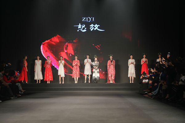 “金鹏奖”获得者姚子依：拒绝平庸 做独一无二的自己