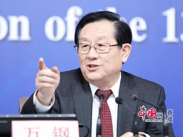 万钢：去年国内电动车销售已达77万辆 中美合作十分紧密