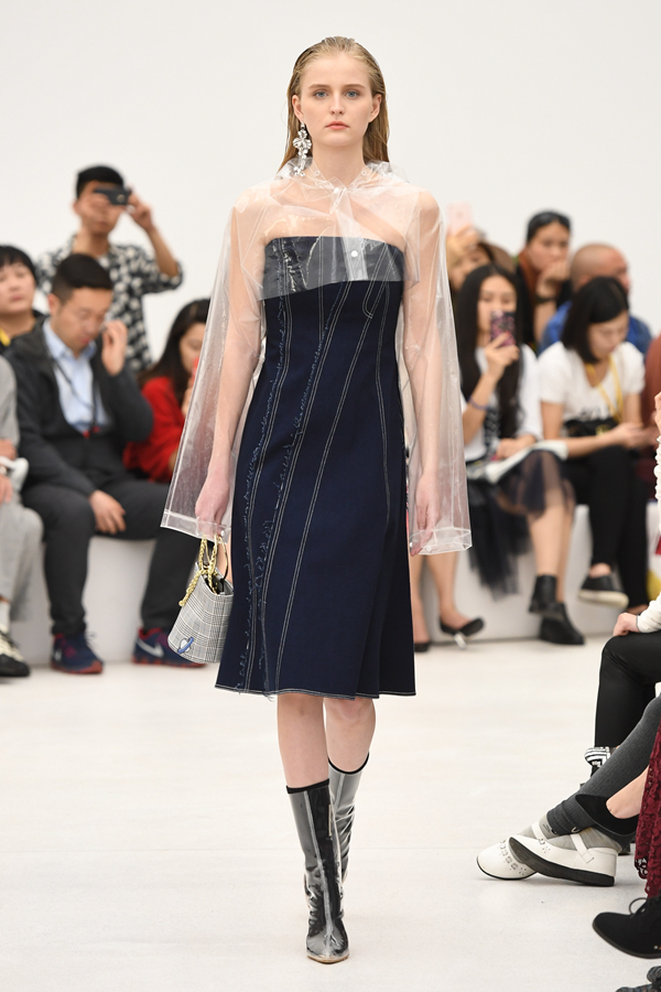 A/W2018深圳时装周 | MYMO & M.HITI联袂演绎当代女性力量