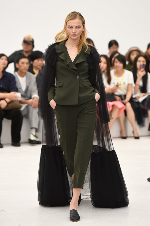 A/W2018深圳时装周 | MYMO & M.HITI联袂演绎当代女性力量