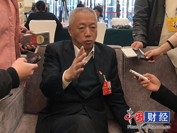 凌文谈去产能职工安置：因人而异妥善处理转岗问题