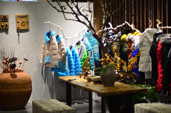 前卫而多元|E.问将亮相CHIC2018(春)