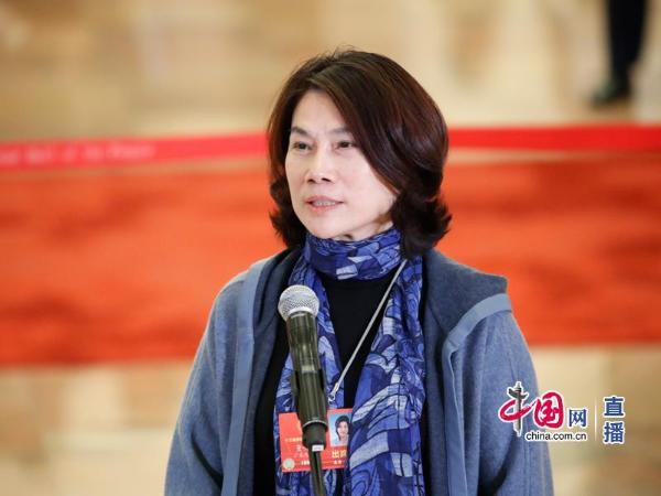 全国人大代表董明珠：要成为制造强国须拥有自己的核心技术