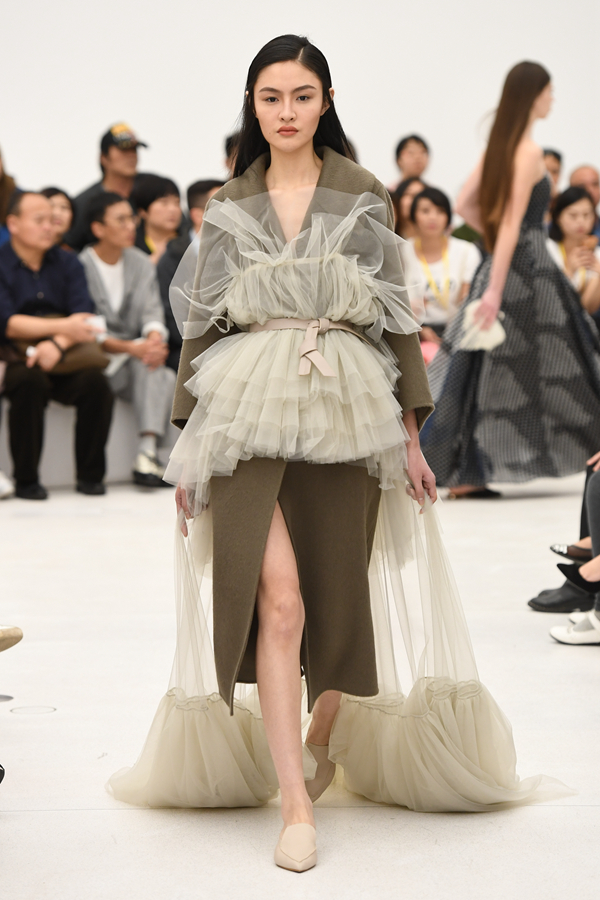 A/W2018深圳时装周 | MYMO & M.HITI联袂演绎当代女性力量