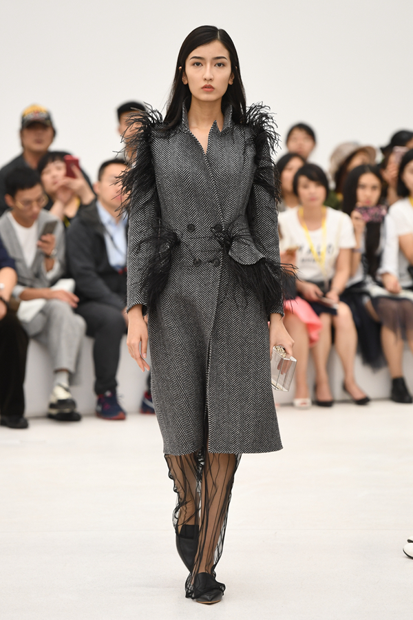 A/W2018深圳时装周 | MYMO & M.HITI联袂演绎当代女性力量