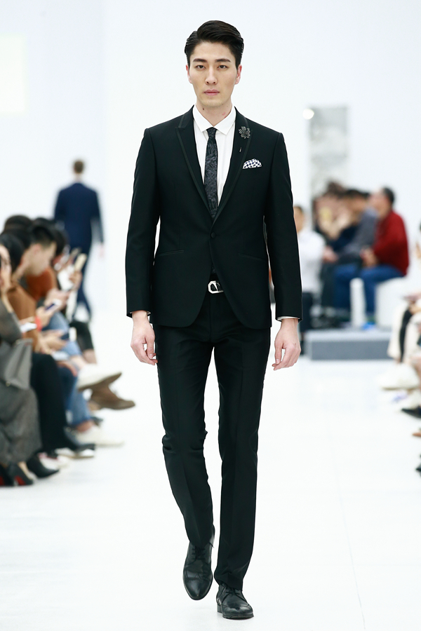 A/W2018深圳时装周 | 梵思诺：再现梵高的印象派世界