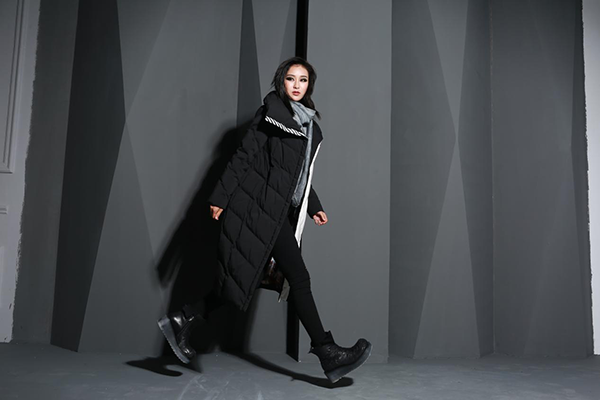 前卫而多元|E.问将亮相CHIC2018(春)