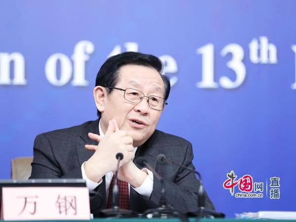 万钢：中国科技创新需持续发力居安思危