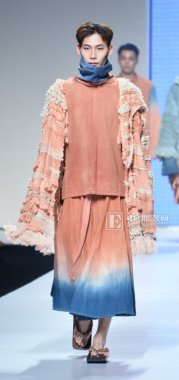 广东大学生时装周｜五邑大学艺术设计学院用“新生代”创新