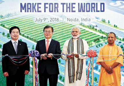 三星在印度建成世界最大手机厂 莫迪文在寅揭幕
