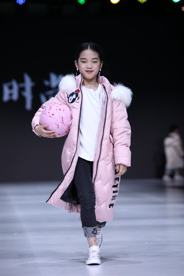 2019江南国际时装周：V·时尚羽绒的弄潮精神