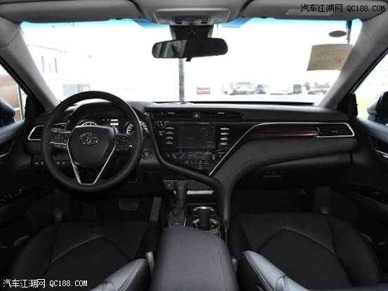 原创八代丰田凯美瑞首试&nbsp;外观时尚配置提升