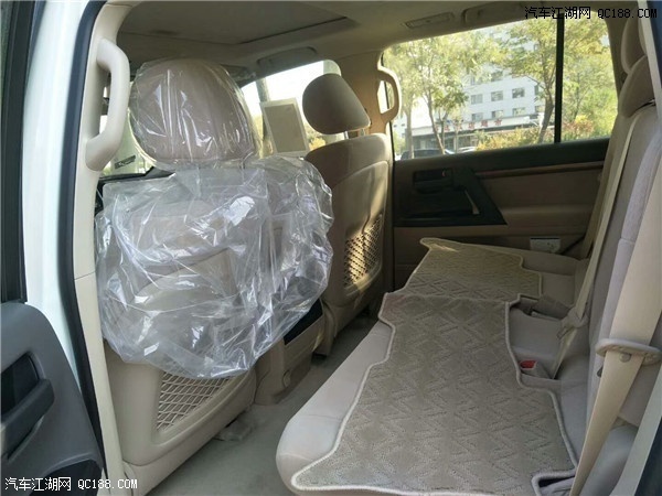 2018款丰田兰德酷路泽4000七座到店实拍